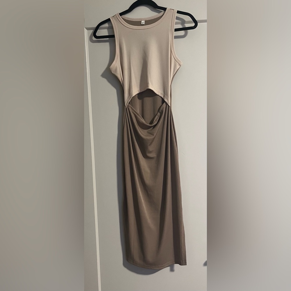 Elegant Beige Sleeveless Dress
